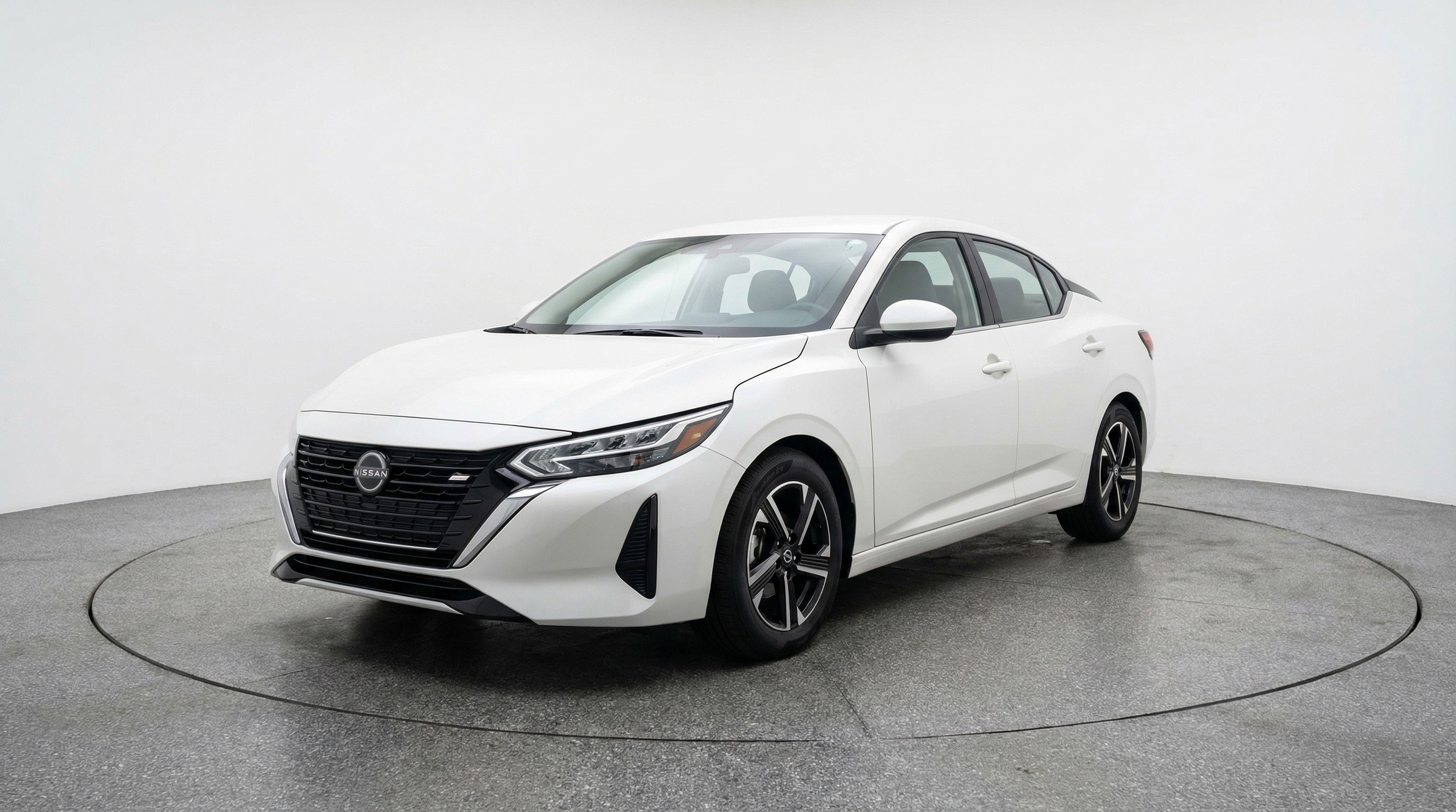 Used 2025 Nissan Sentra SV image 3