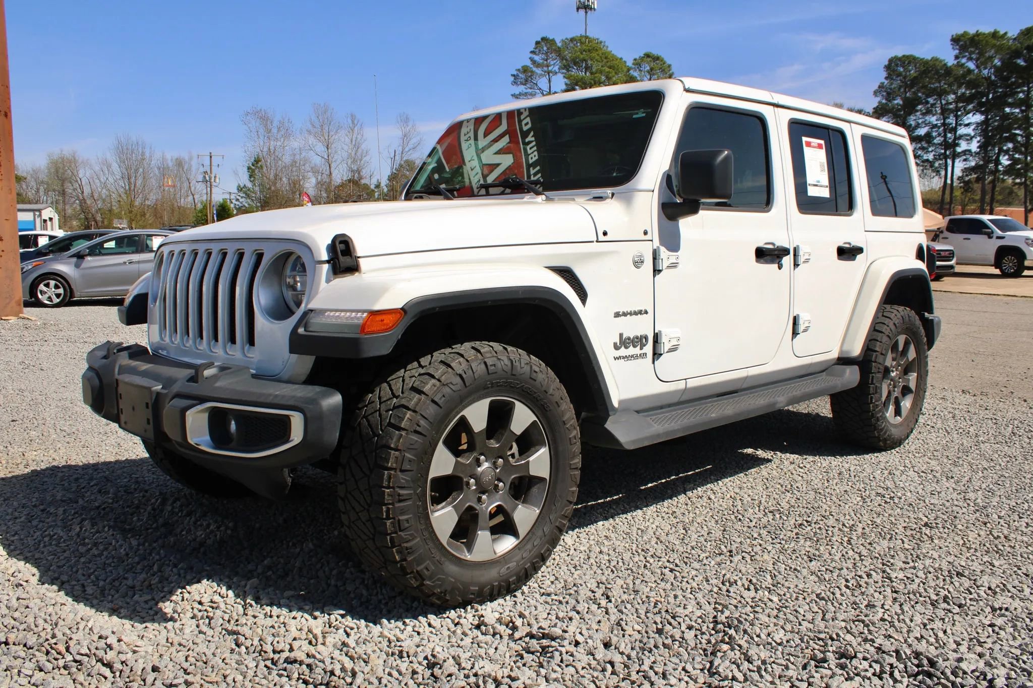 Used 2018 Jeep Wrangler Unlimited Sahara image 3