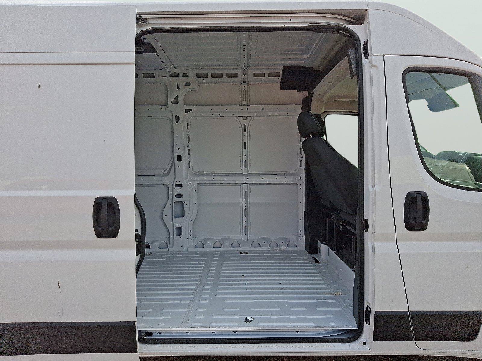 New 2024 RAM ProMaster 3500 w/ Quick Order Package 22G SLT FWD image 6