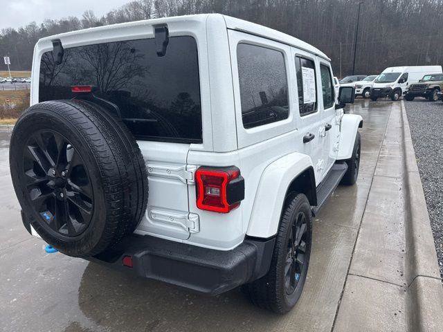 Used 2022 Jeep Wrangler Unlimited Sahara w/ Cold Weather Group image 6