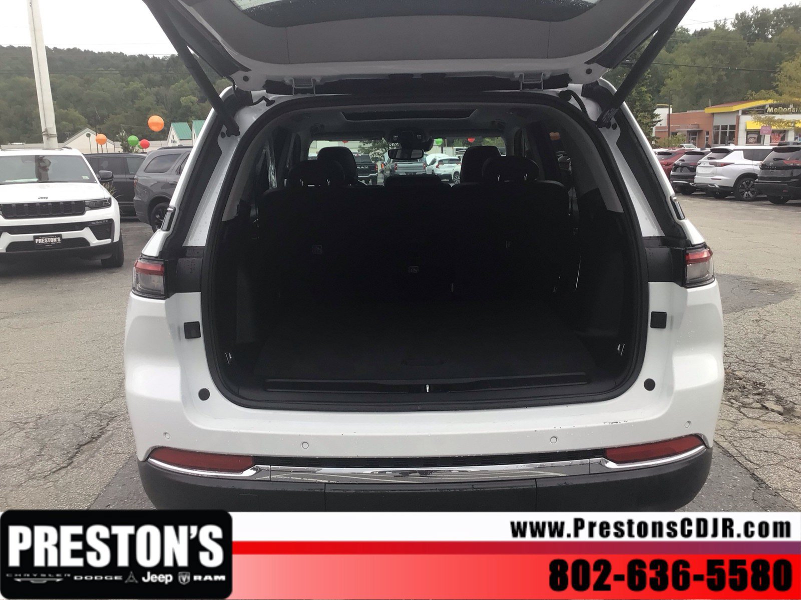 Used 2024 Jeep Grand Cherokee Limited 4xe AWD/4WD image 4