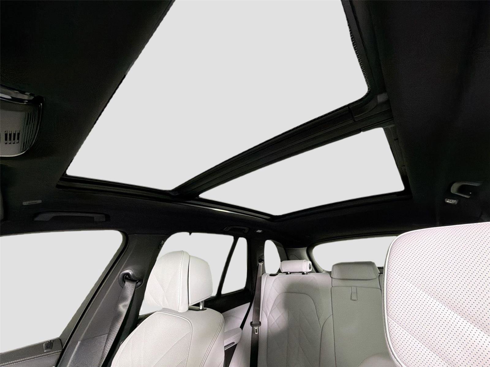 New 2026 BMW X5 M60i image 22