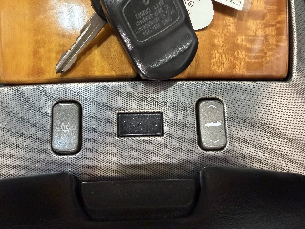 Used 2004 Cadillac XLR RWD image 22