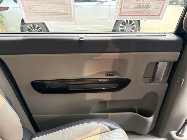 Used 2017 Kia Sedona SX FWD image 30