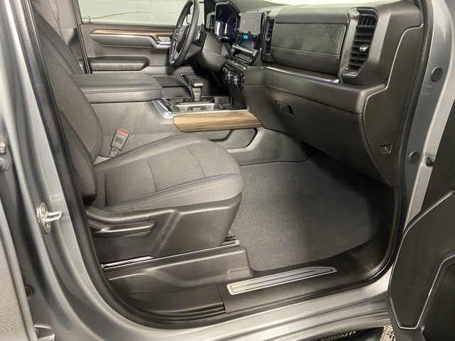 Used 2024 Chevrolet Silverado 1500 LT w/ Z71 Off-Road Package image 11