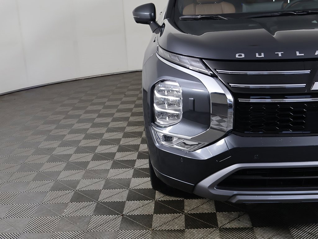 New 2025 Mitsubishi Outlander SEL image 18
