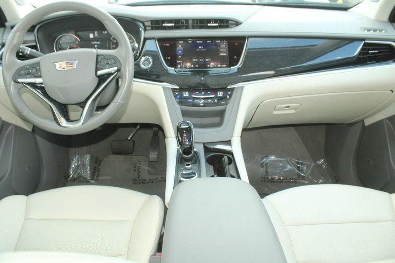 Certified 2024 Cadillac XT6 Premium Luxury image 10