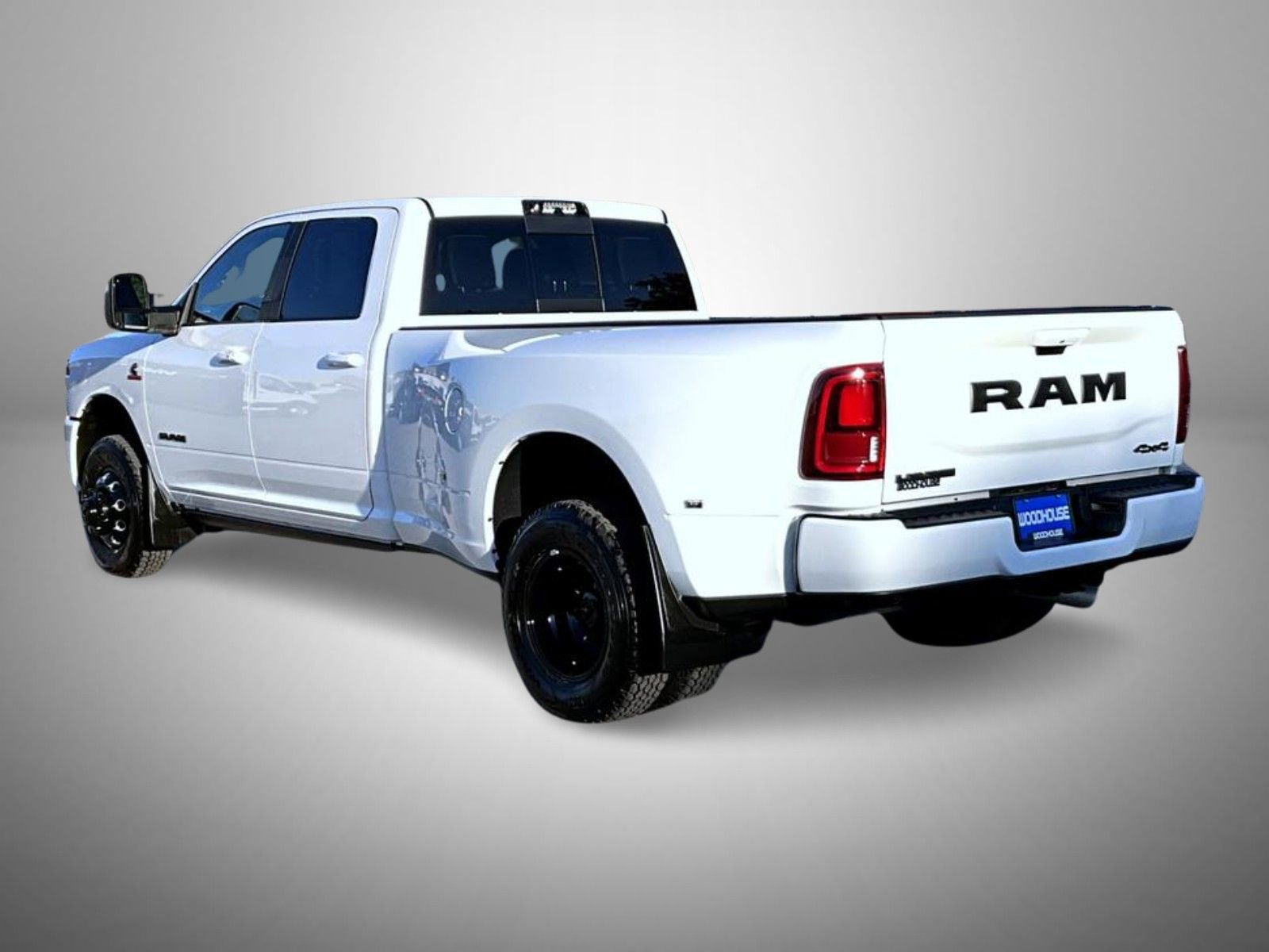 Used 2025 RAM 3500 Laramie AWD/4WD image 7