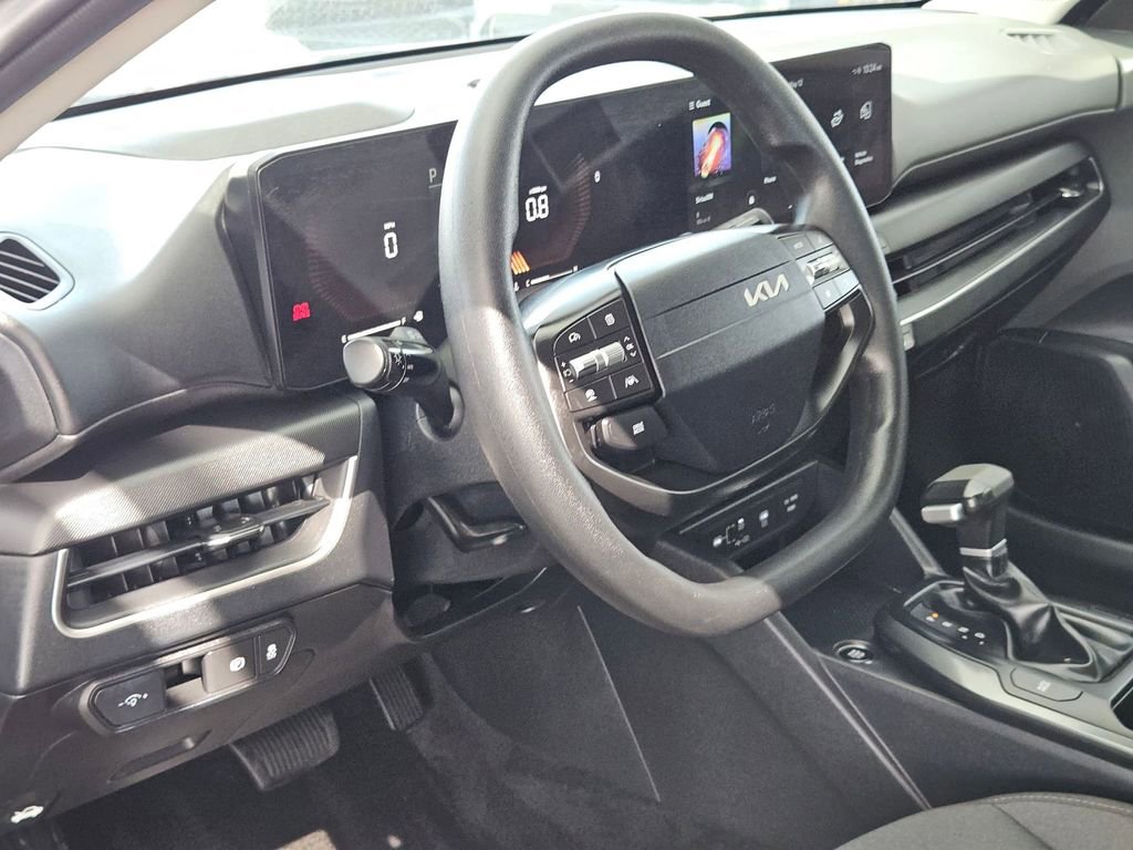 Used 2025 Kia K4 FWD image 13