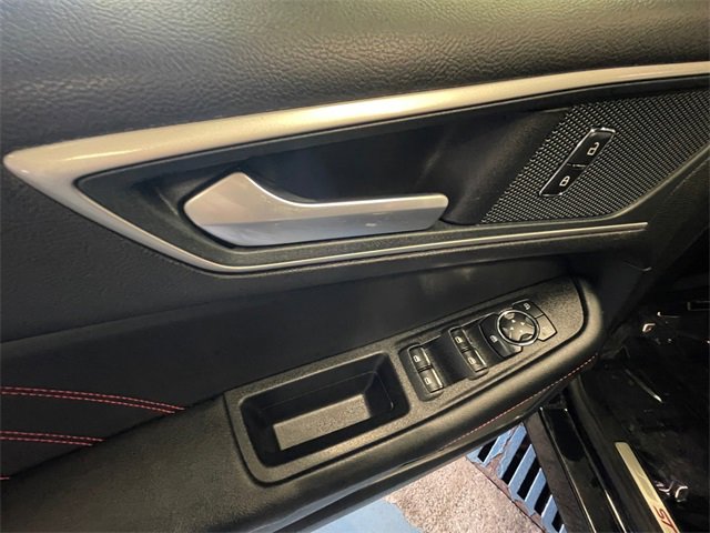 Used 2024 Ford Edge ST-Line w/ Class II Trailer Tow Package image 11