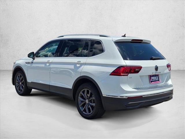 Used 2023 Volkswagen Tiguan SE w/ Panoramic Sunroof Package FWD image 8