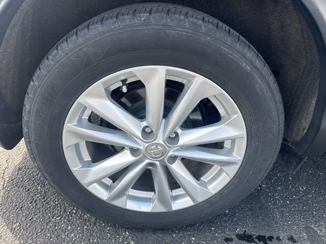 Used 2018 Nissan Rogue Sport SV AWD/4WD image 28