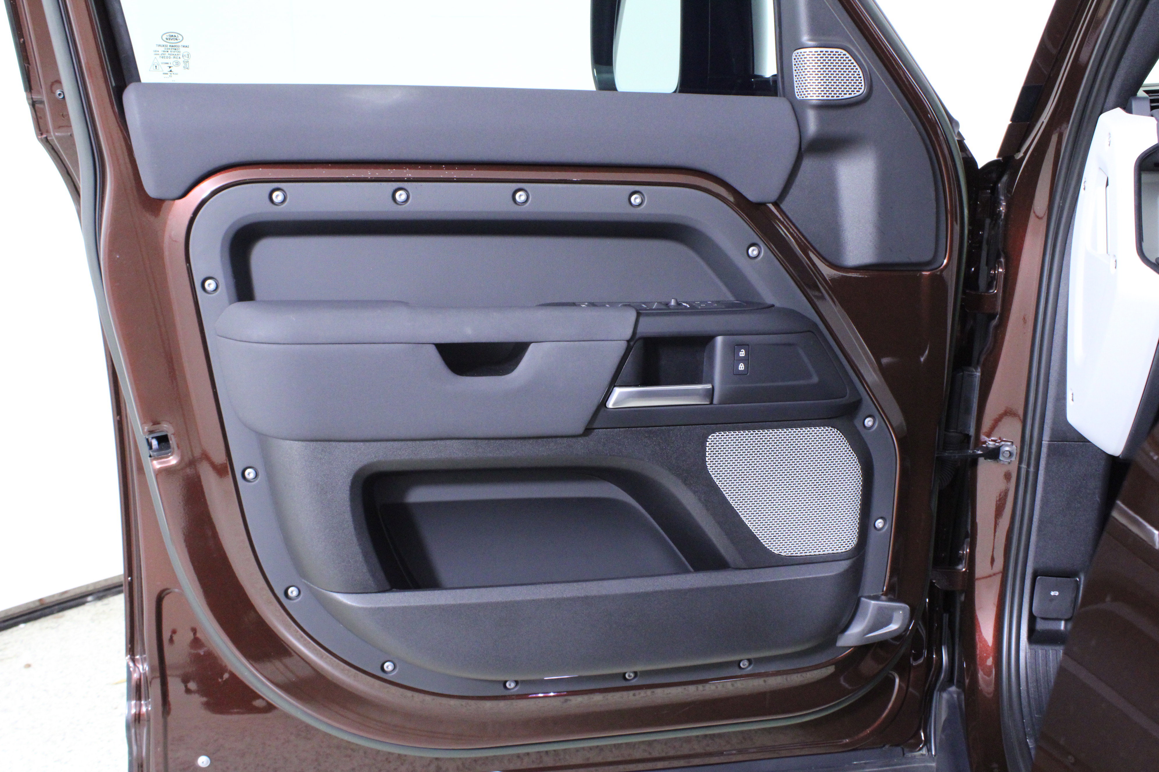 Used 2023 Land Rover Defender 130 S image 18