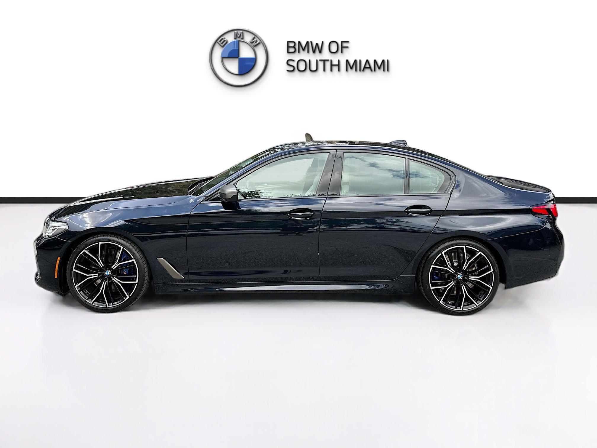 Certified 2023 BMW M550i xDrive w/ Dynamic Handling Package image 4