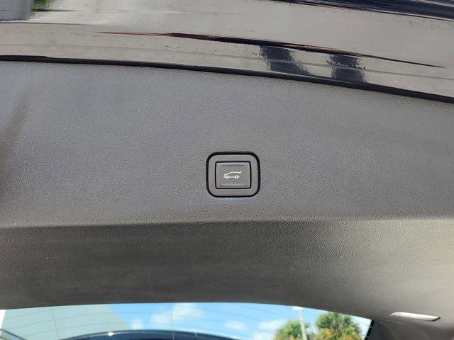 Certified 2024 Cadillac XT6 Premium Luxury AWD/4WD image 13