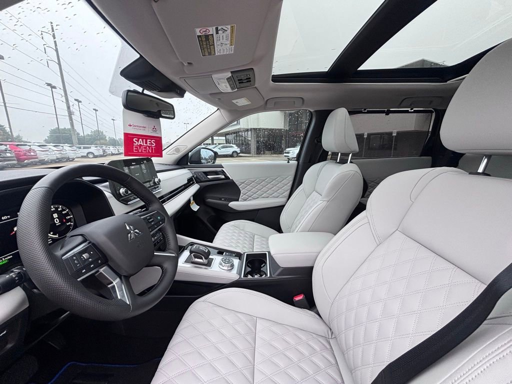 Used 2024 Mitsubishi Outlander SEL image 7