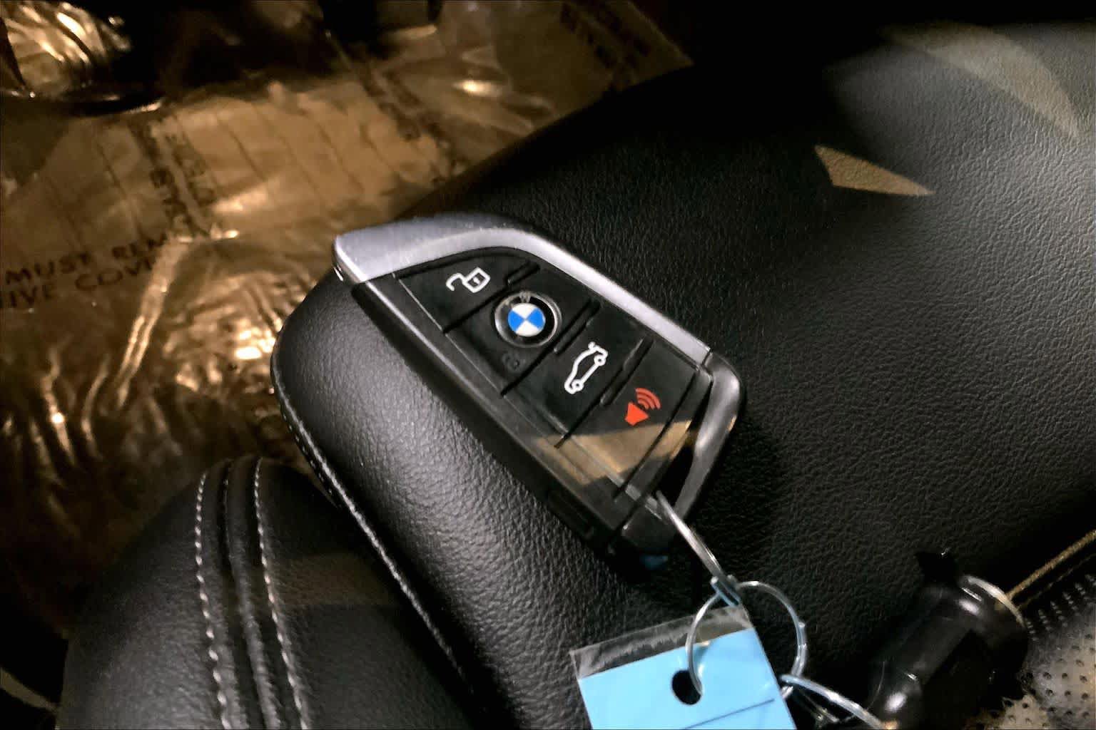 Used 2024 BMW 330i xDrive Sedan w/ Premium Package AWD/4WD image 15