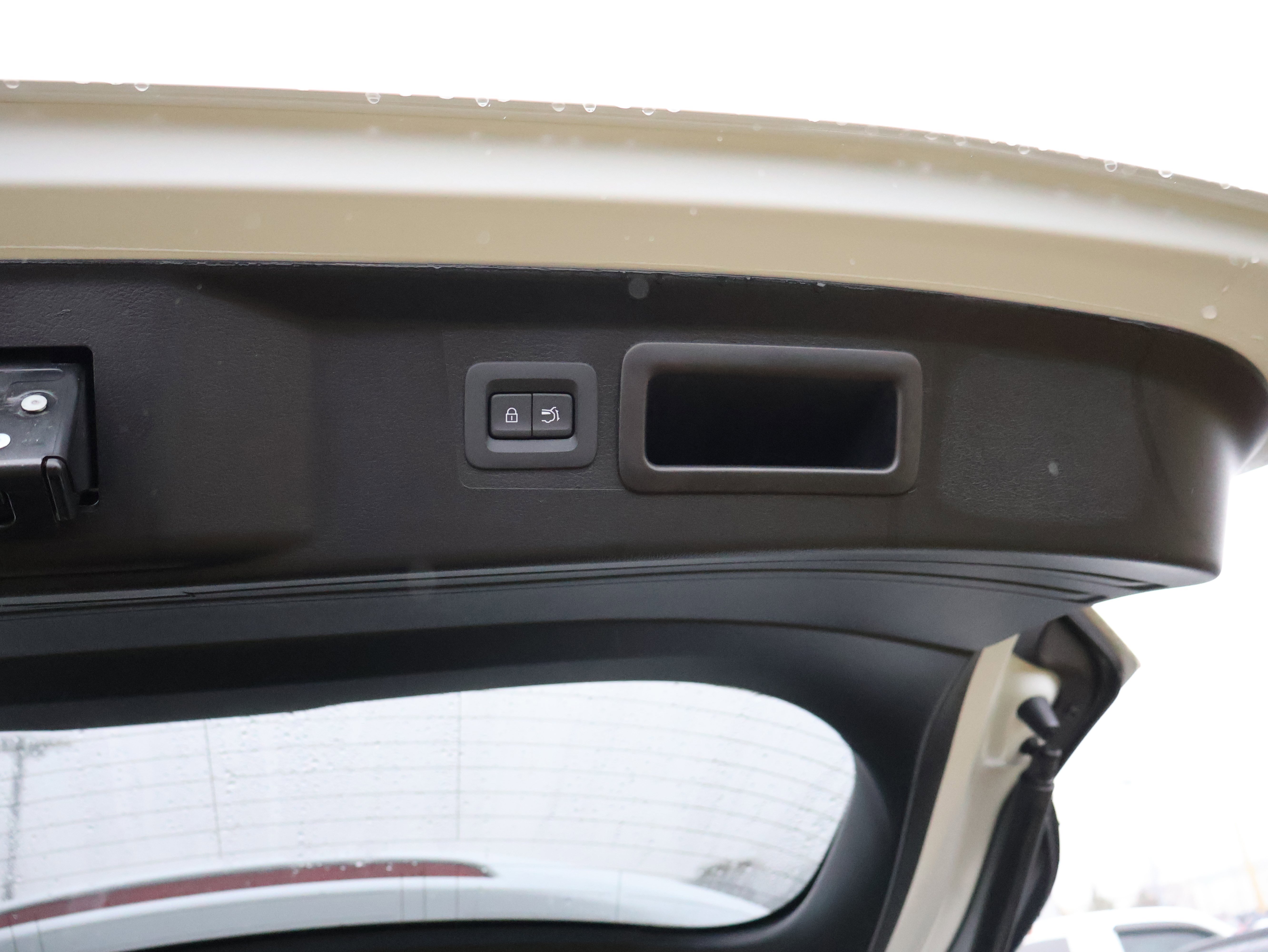 Certified 2025 MAZDA CX-50 AWD 2.5 Hybrid w/ Premium Pkg image 17