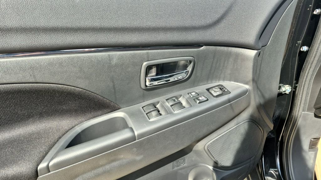 Used 2025 Mitsubishi Outlander Sport LE image 14