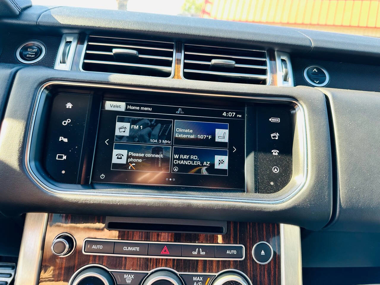 Used 2016 Land Rover Range Rover HSE image 19