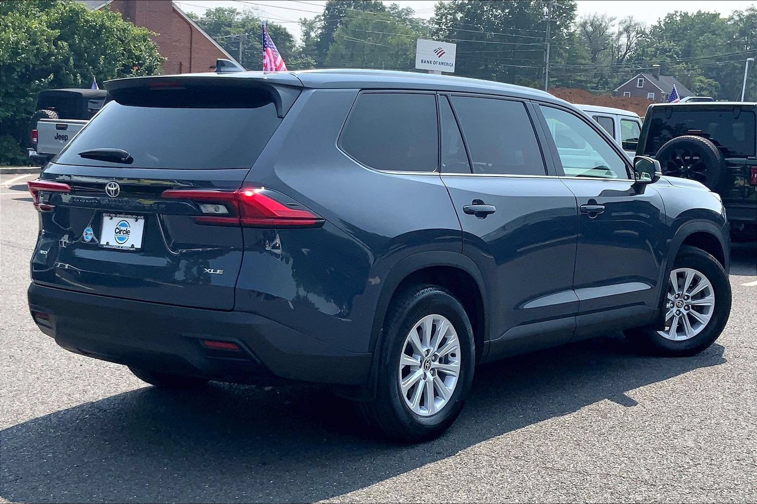 Used 2024 Toyota Grand Highlander AWD image 12