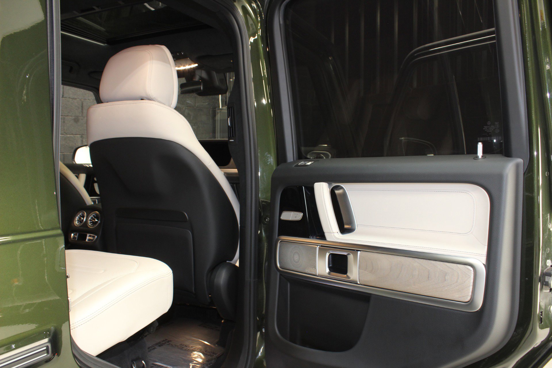 Used 2022 Mercedes-Benz G 550 w/ Exclusive Interior Package image 40
