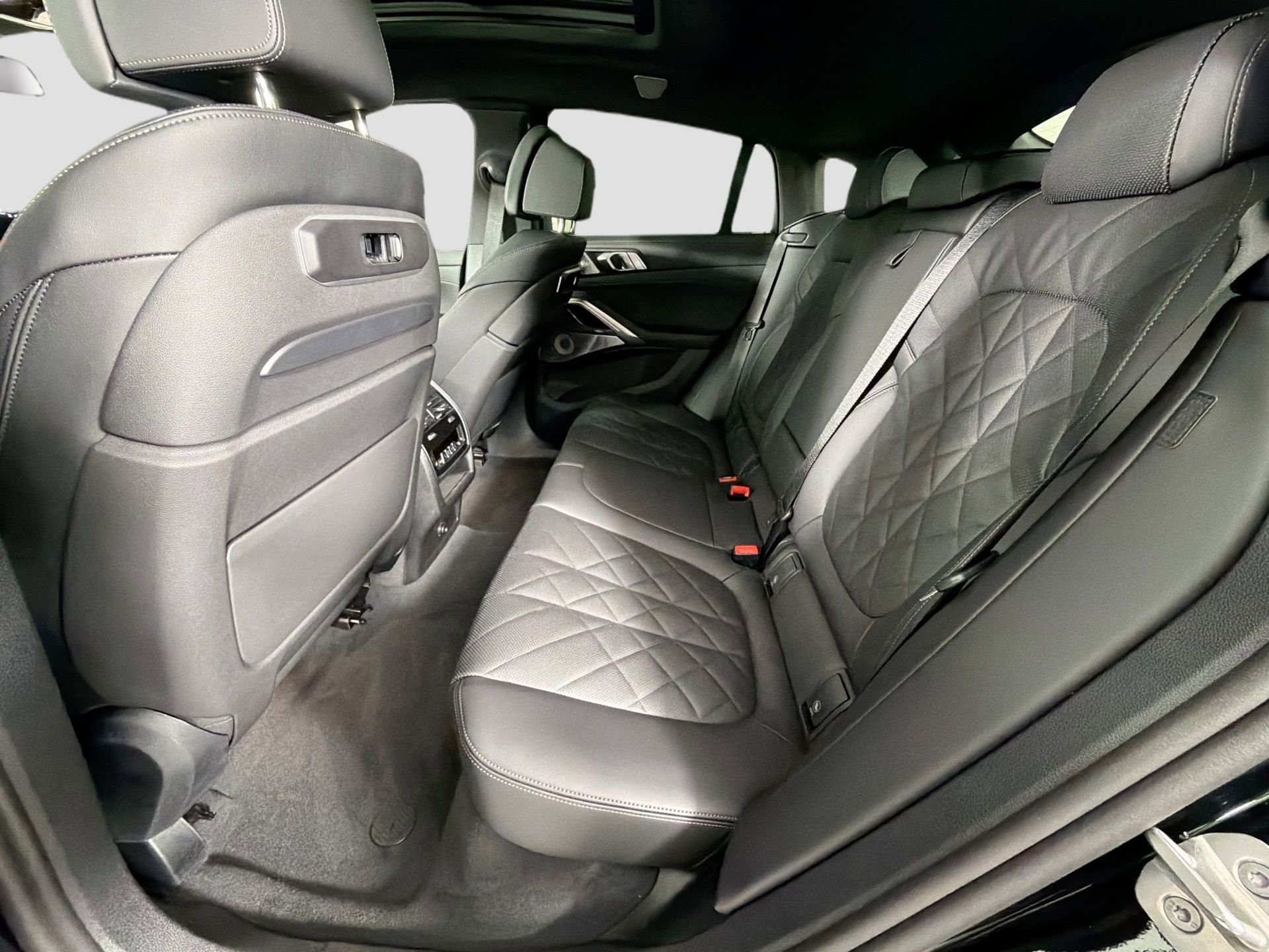 New 2026 BMW X6 M60i image 26