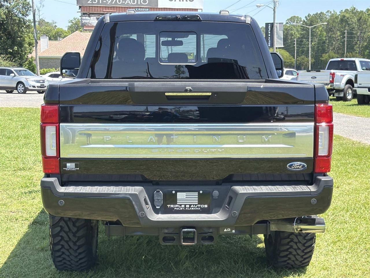 Used 2022 Ford F350 Platinum AWD/4WD image 3