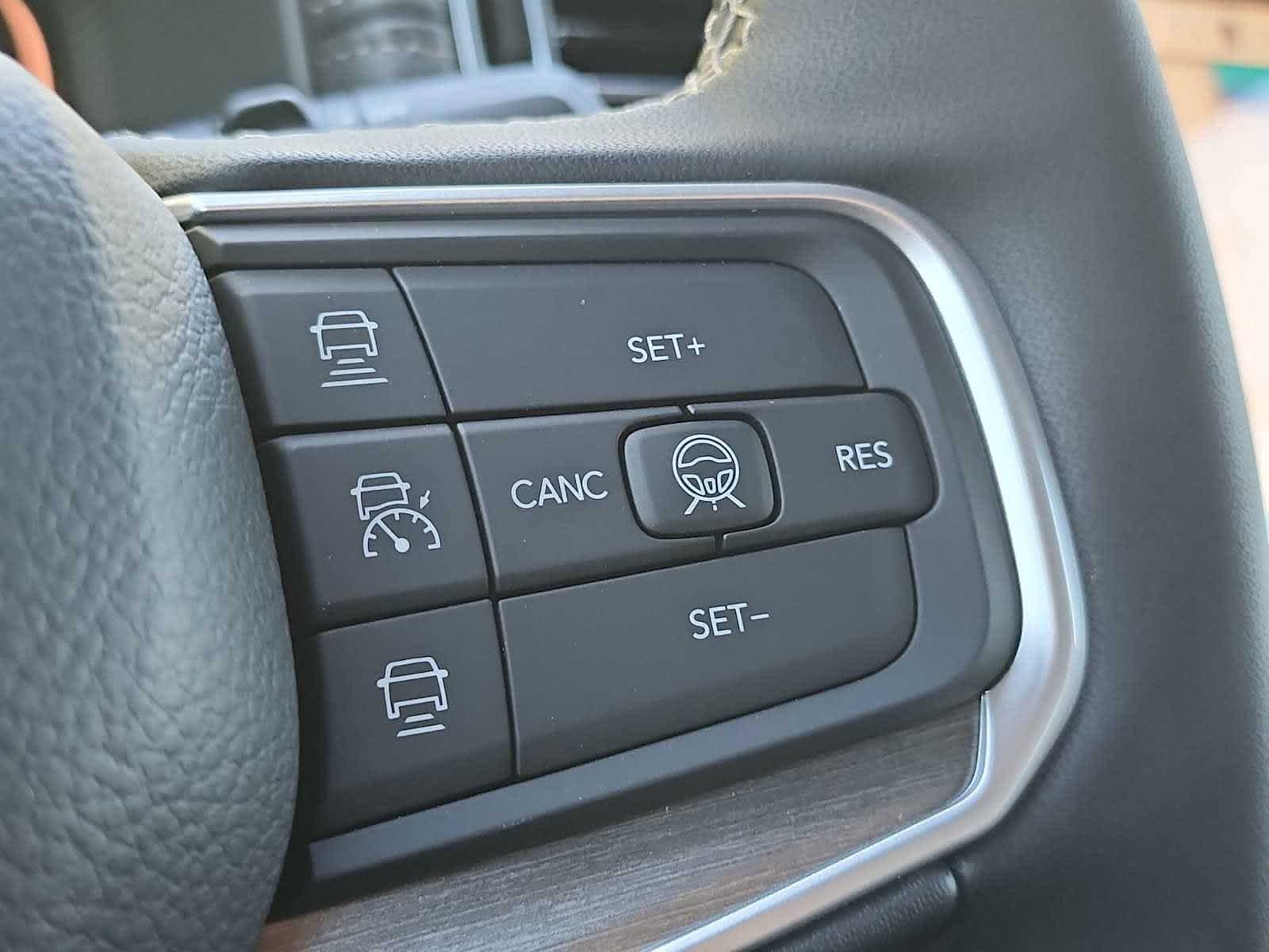 New 2026 Jeep Grand Wagoneer 4WD image 36