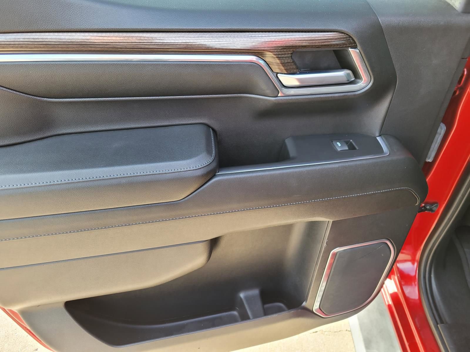 Used 2024 Chevrolet Silverado 1500 LT image 14