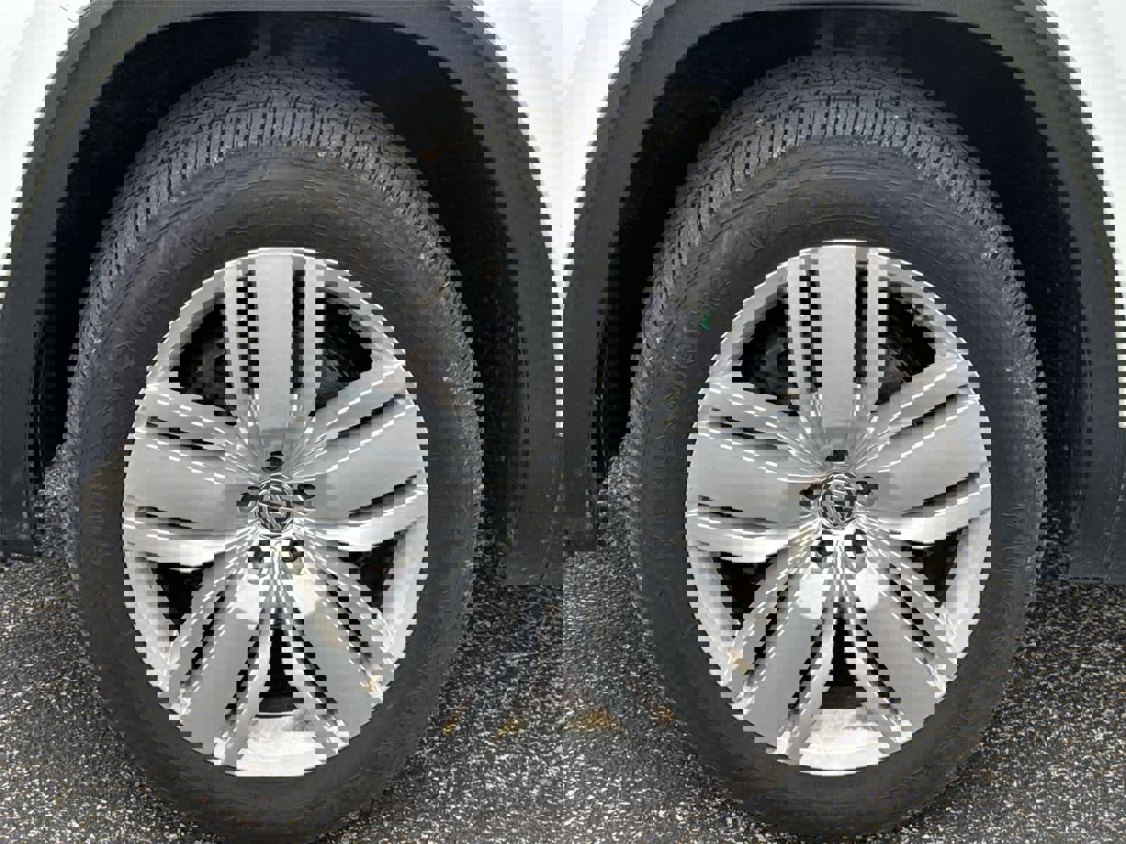 Used 2019 Volkswagen Atlas SE w/ Panoramic Sunroof Package image 10