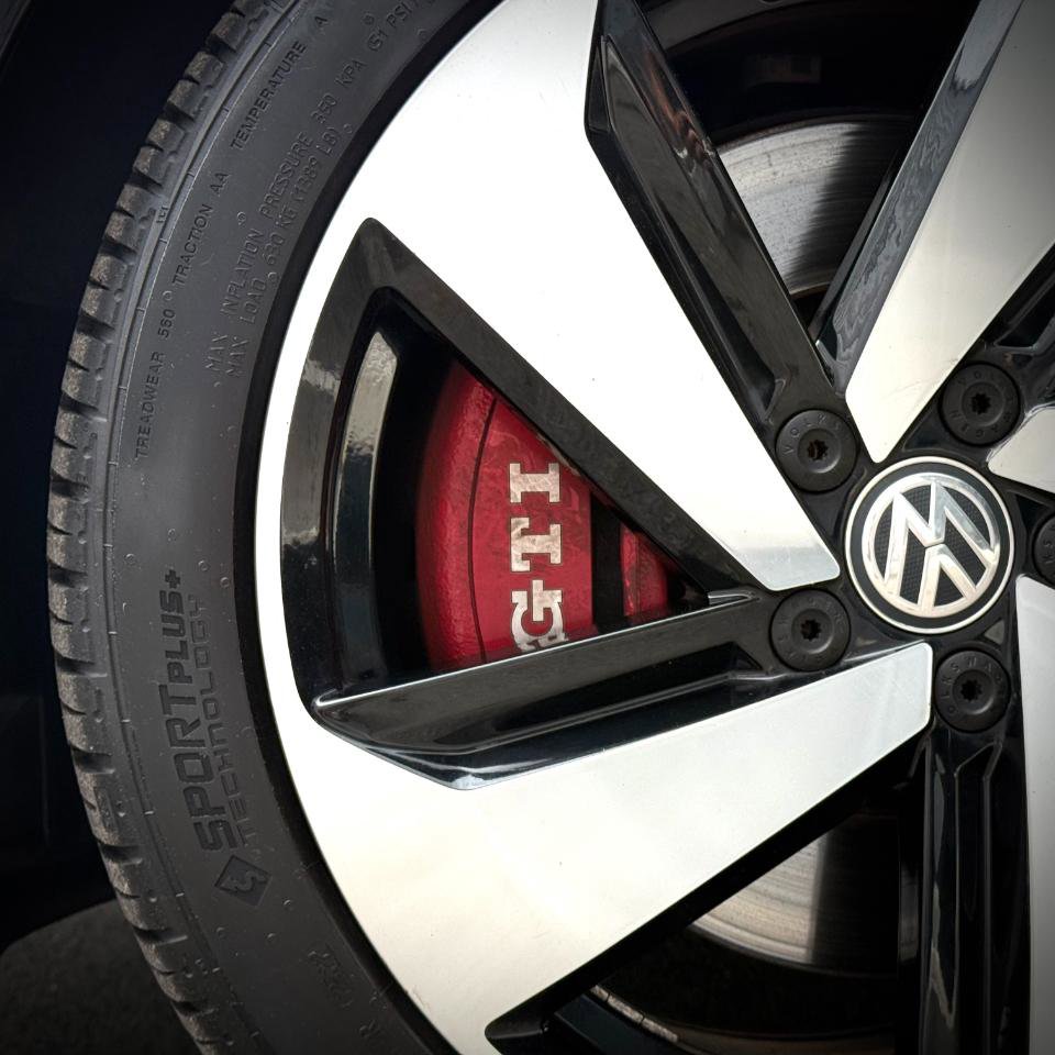 Used 2019 Volkswagen GTI SE w/ SE Experience Package FWD image 28