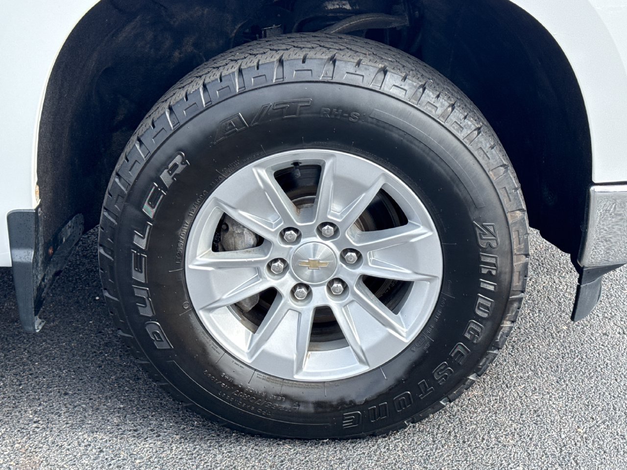 Used 2023 Chevrolet Silverado 1500 LT w/ Protection Package AWD/4WD image 9