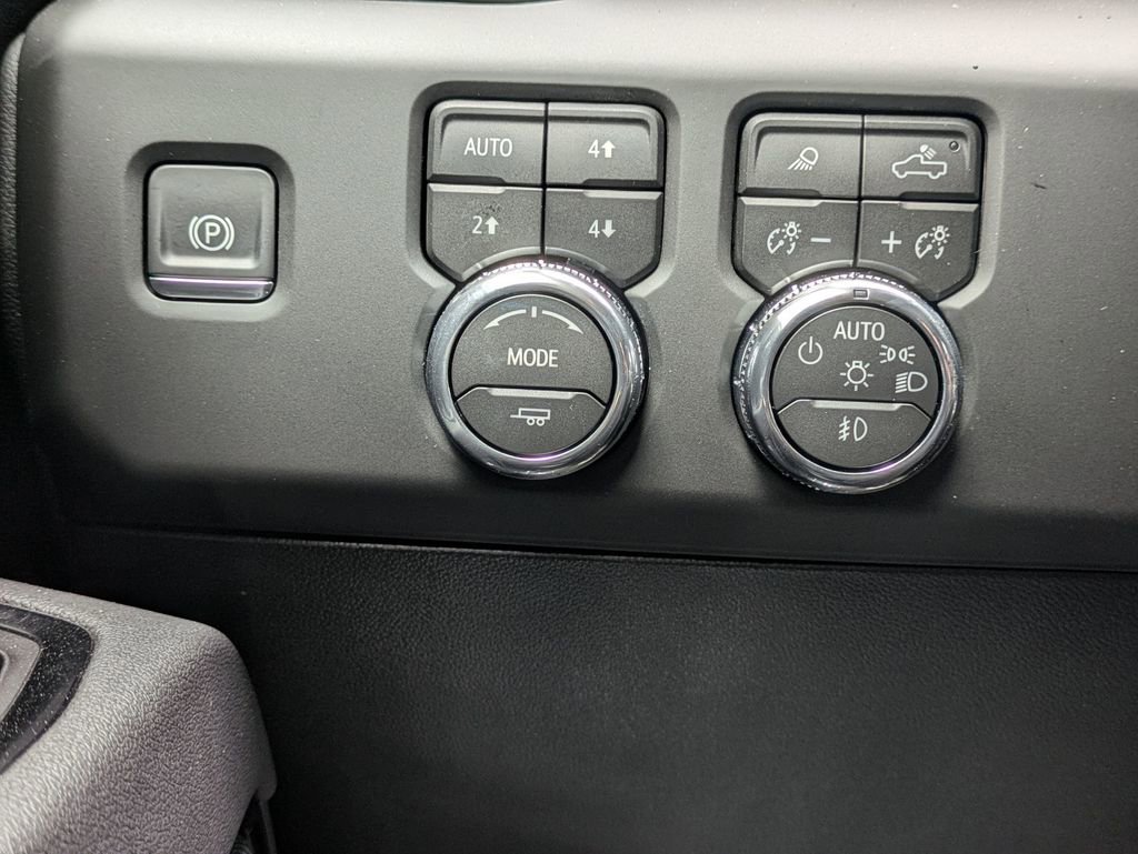 New 2026 GMC Sierra 2500 AT4 w/ AT4 Premium Plus Package AWD/4WD image 22