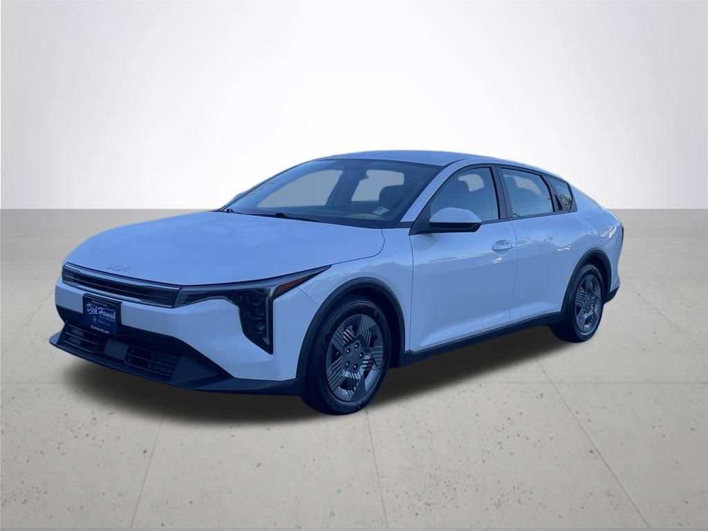 Used 2025 Kia K4 LX image 2