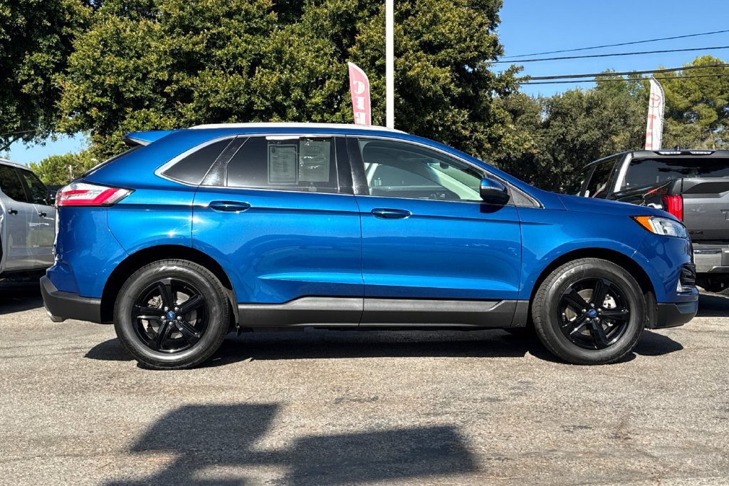 Used 2020 Ford Edge SEL w/ Convenience Package FWD image 2