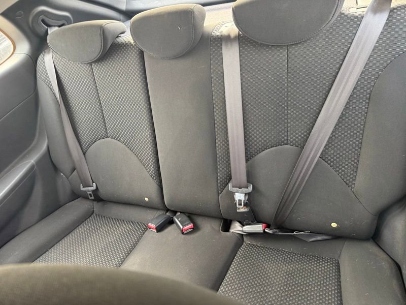 Used 2011 Hyundai Accent GL image 9