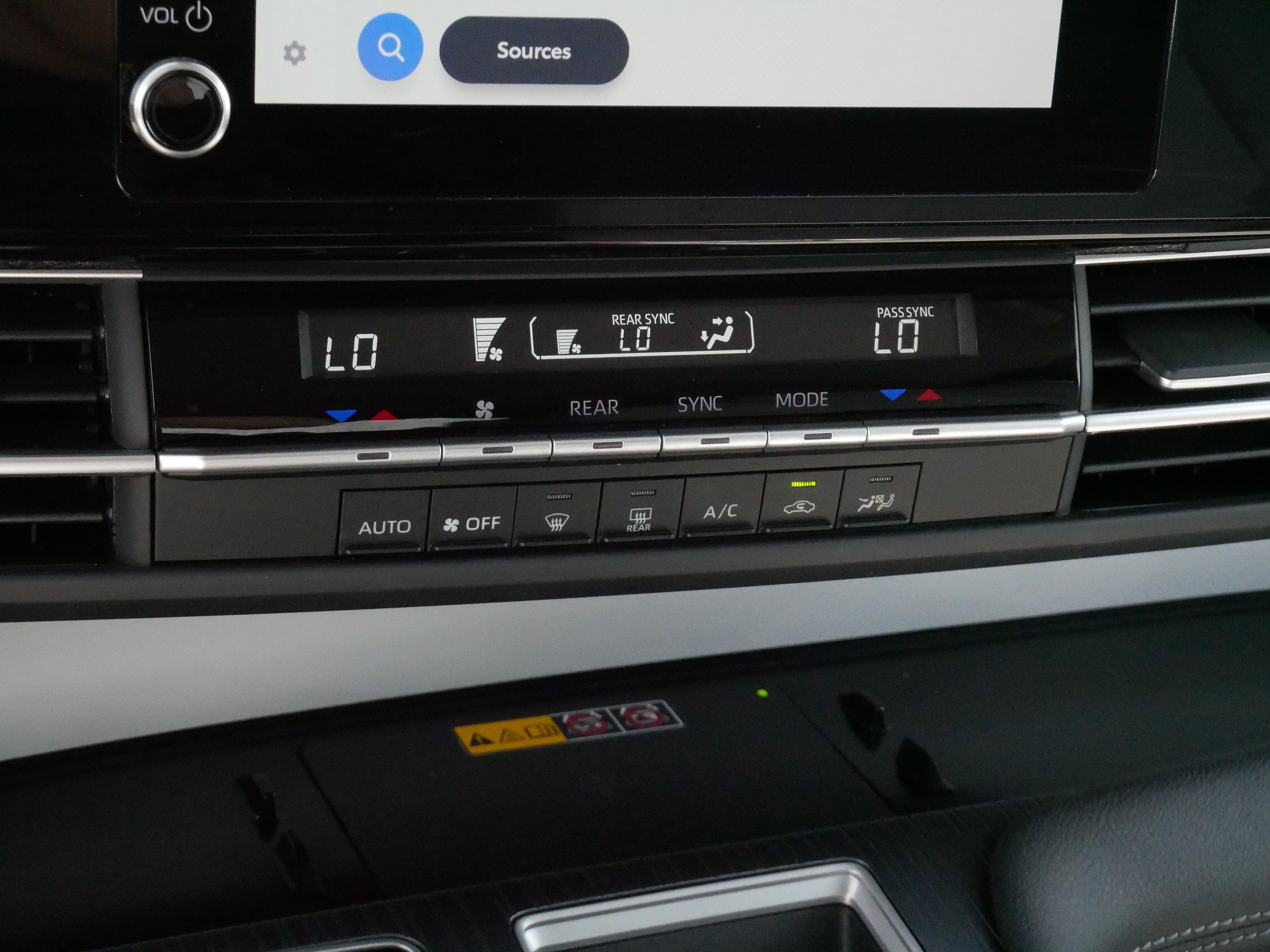 Certified 2026 Toyota Sienna LE FWD image 23
