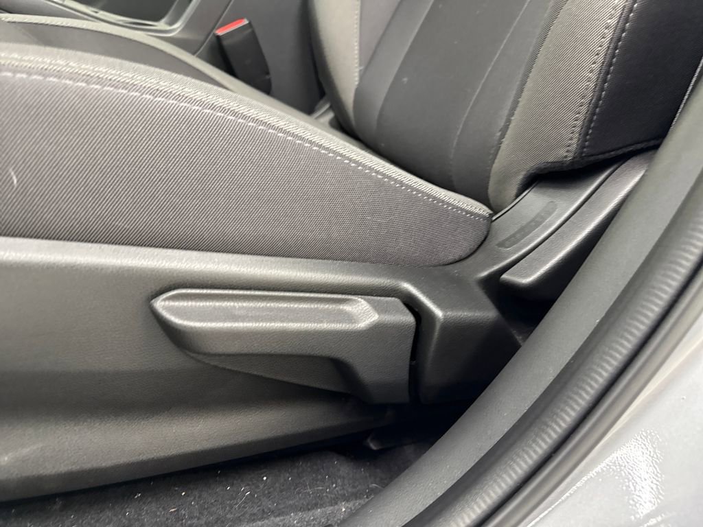 Certified 2025 Subaru Impreza 2.0i image 13