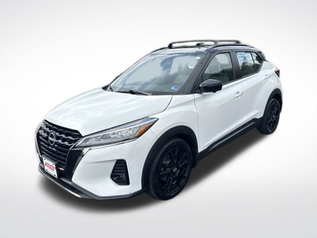 Used 2023 Nissan Kicks SR w/ SR Premium Package FWD image 4