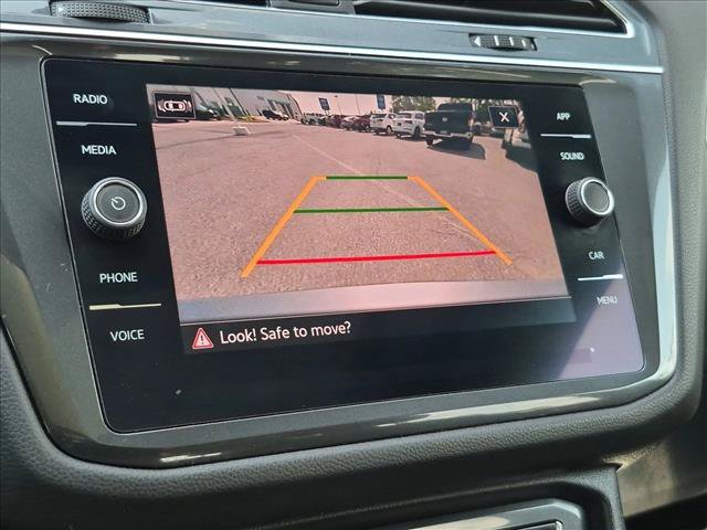 Used 2021 Volkswagen Tiguan SE w/ Panoramic Sunroof Package AWD/4WD image 13