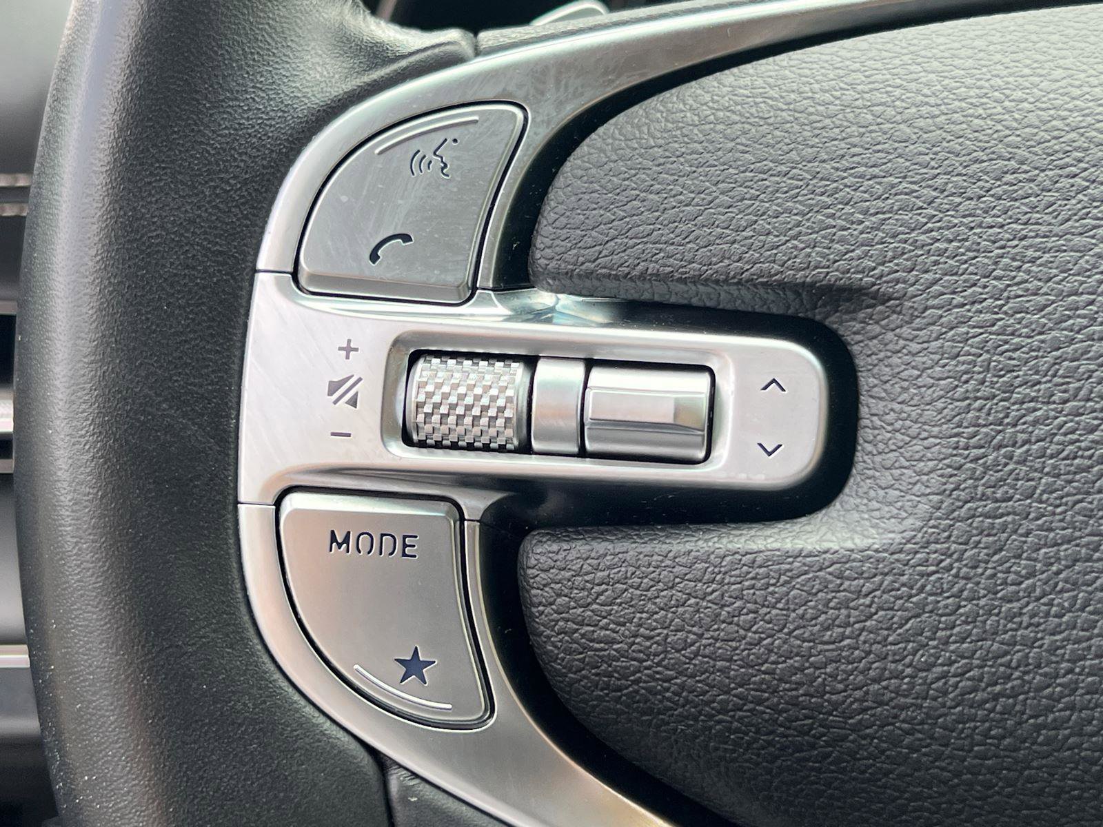 Used 2024 Genesis GV80 2.5T image 25