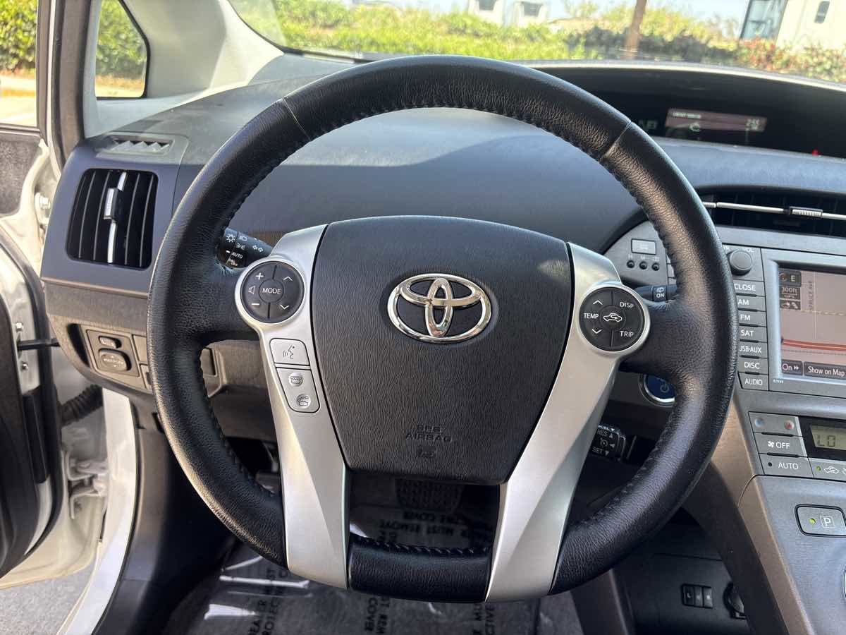 Used 2012 Toyota Prius Four w/ Deluxe Solar Roof Pkg FWD image 22