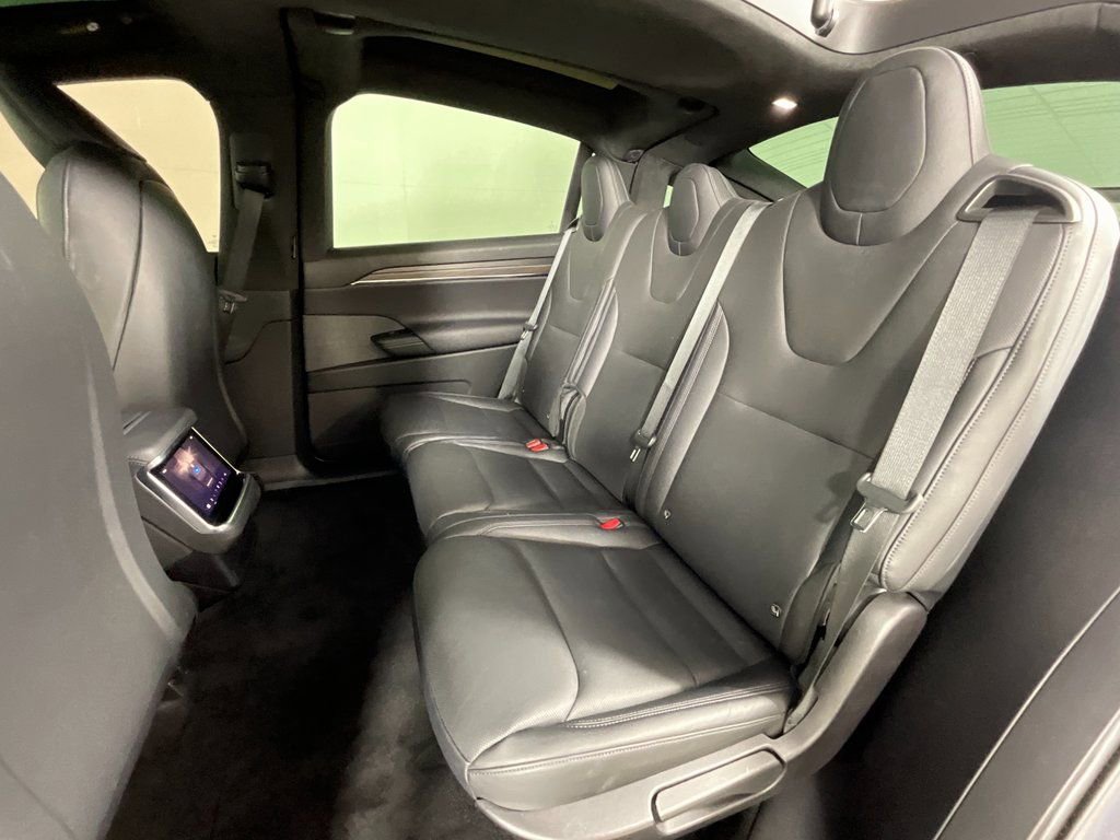 Used 2022 Tesla Model X image 24