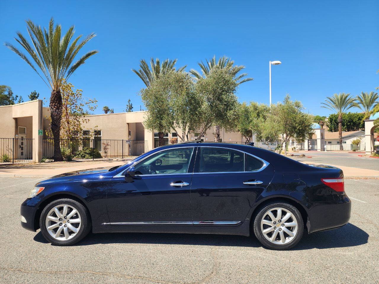 Used 2009 Lexus LS 460 RWD image 8