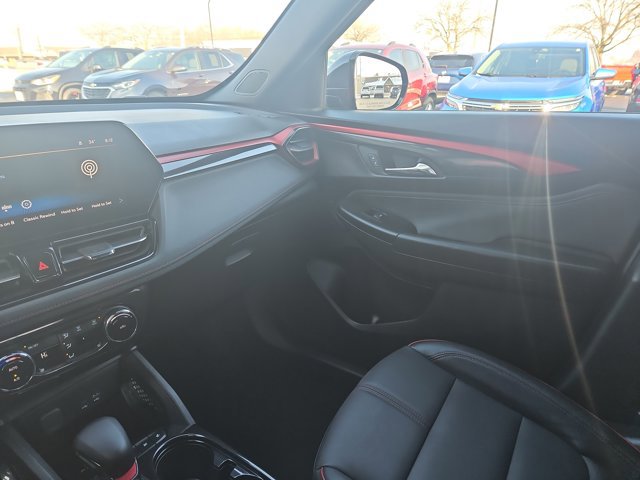 Used 2025 Chevrolet TrailBlazer RS w/ Convenience Package image 14