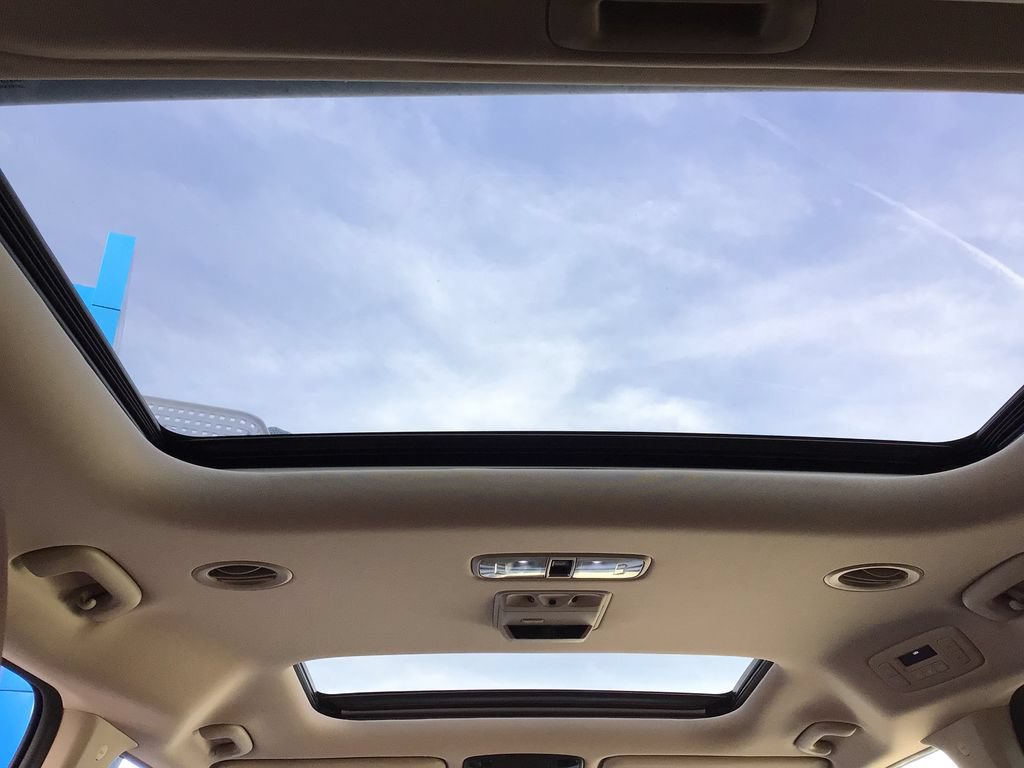 Used 2023 Kia Carnival SX Prestige FWD image 37