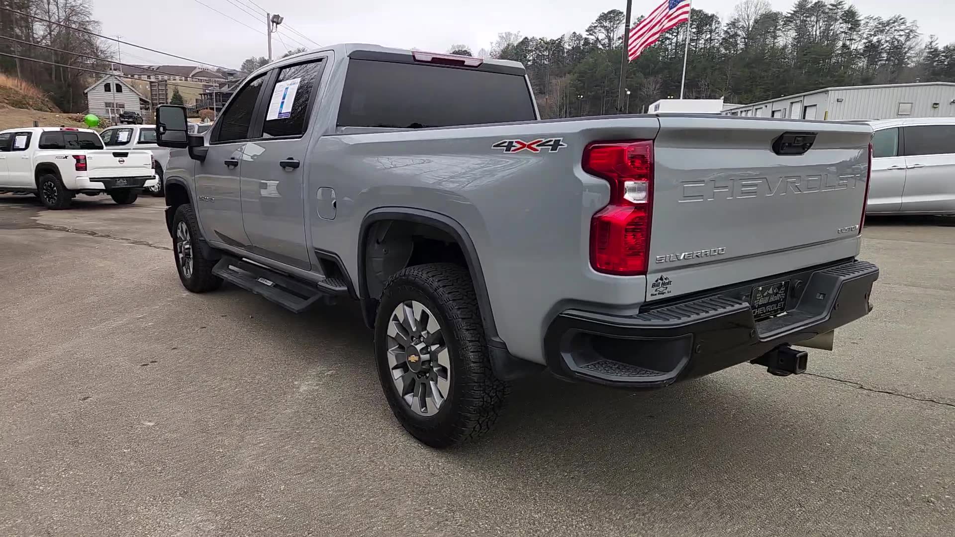 Used 2025 Chevrolet Silverado 2500 Custom w/ Custom Value Package image 3