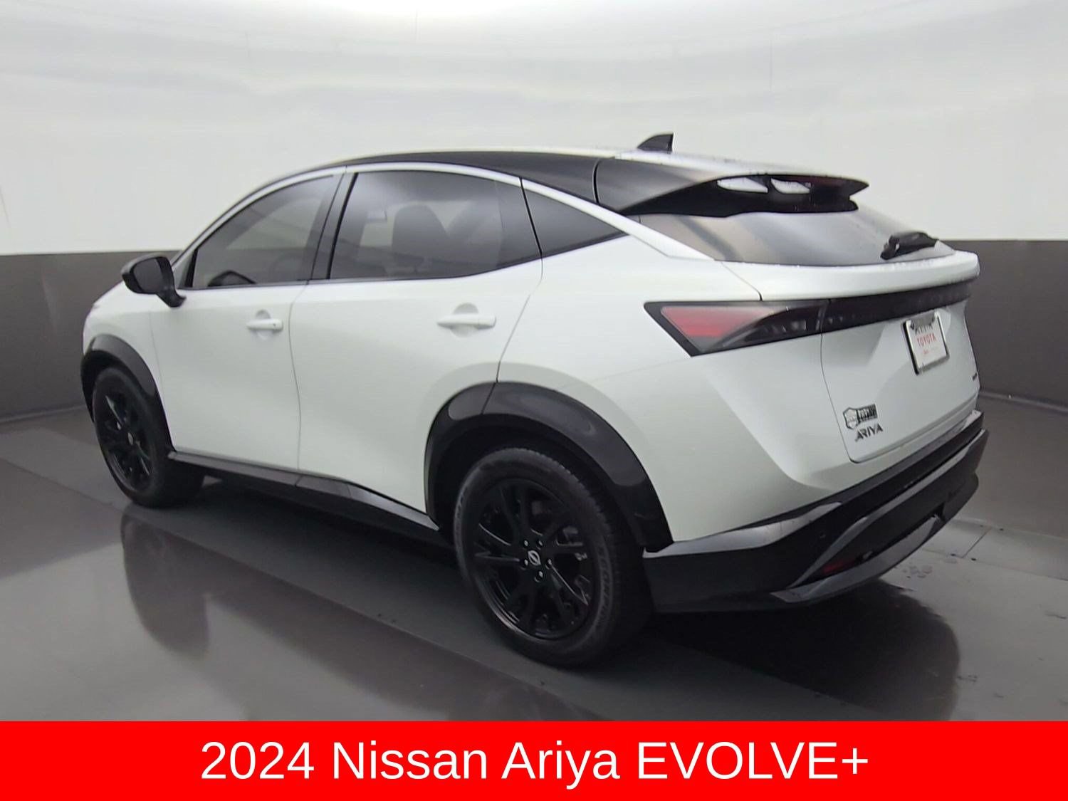 Used 2024 Nissan Ariya FWD image 4