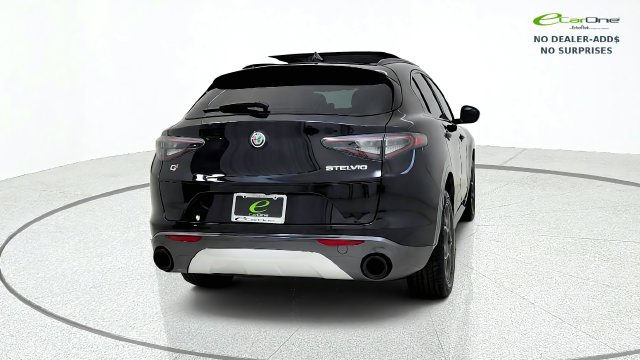 Used 2024 Alfa Romeo Stelvio Ti AWD/4WD image 7